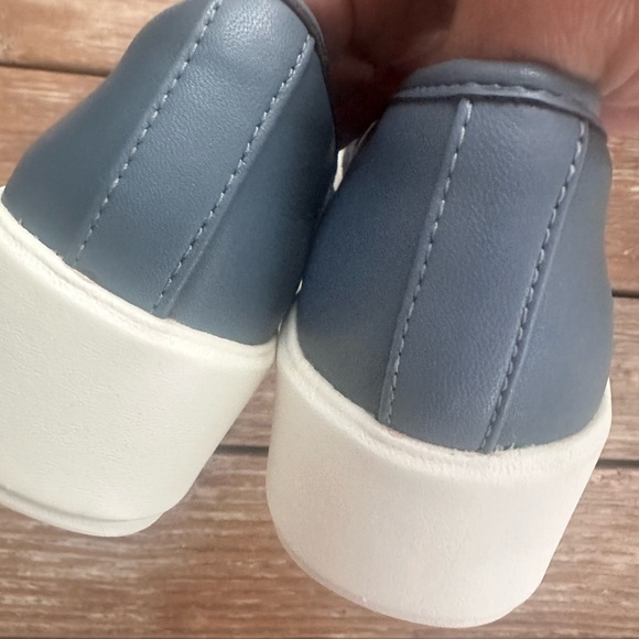 Clarks Blue Leopard Print Kids Sneakers - Picture 3 of 7